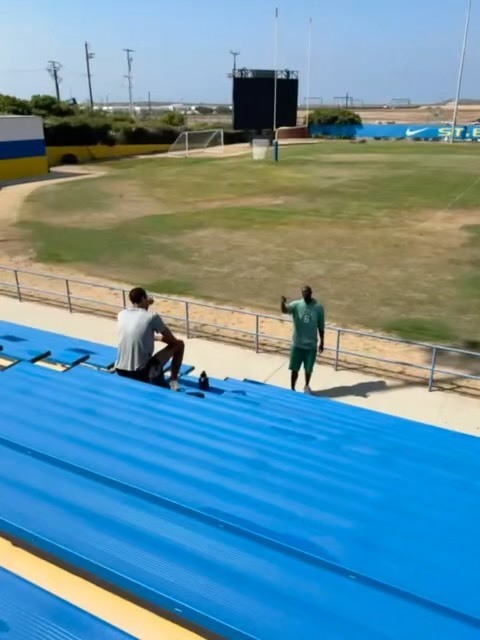 uy, 并配文写道, ccaUB